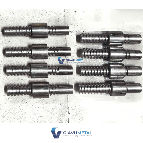 2gia công tiện vít me , bánh răng inox0