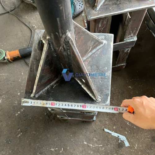 Trụ đỡ kim thu sét thép