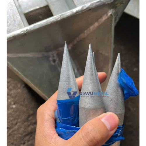 Trụ đỡ kim thu sét thép