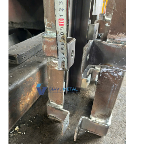 4TRỤ SÉT THÉPƯE