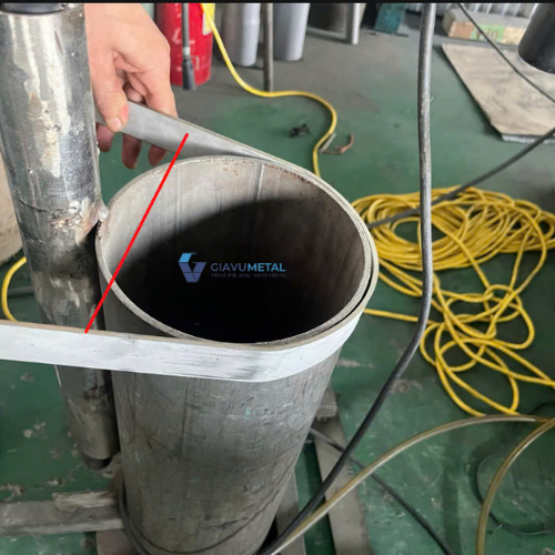 gia công cùm omega inox2